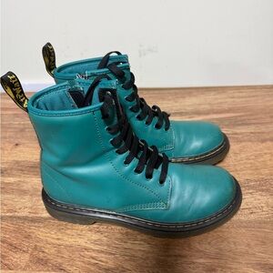 Dr martens women’s boot size 5
